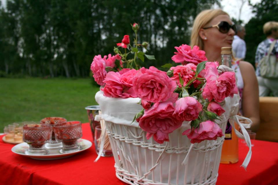 Rožu smaržas caurvīta nedēļas nogale Tukumā un apkārtnē