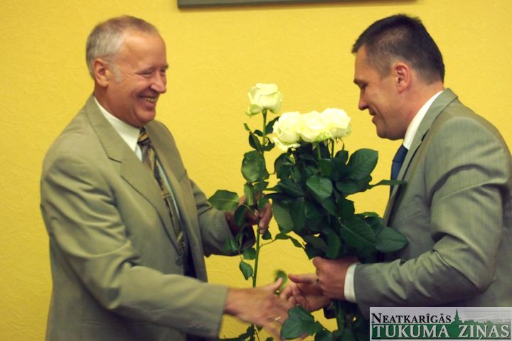 Kandavas novada priekšsēdētāja vietniekam palielina algu