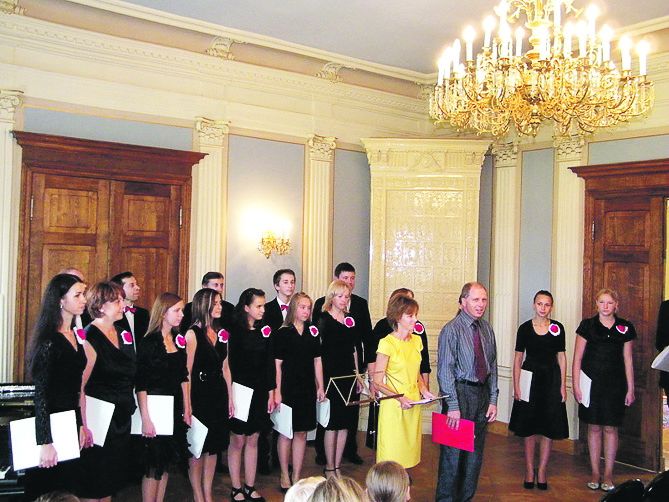 Dzejas pēcpusdiena «…kā balti mākoņi» Durbes pilī