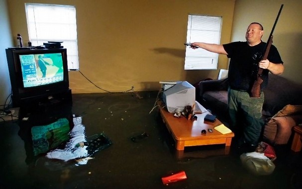 Appludināt kaimiņam dzīvokli – tas nav pārkāpums