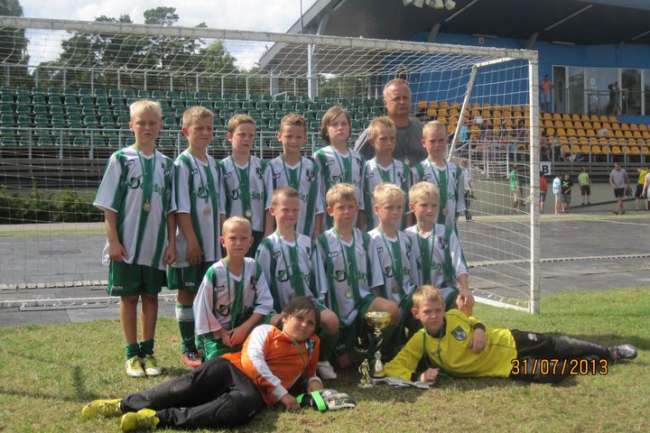 «U-10» Tukuma futbolisti no «Rojas kausa 2013» atgriežas ar bronzas medaļu