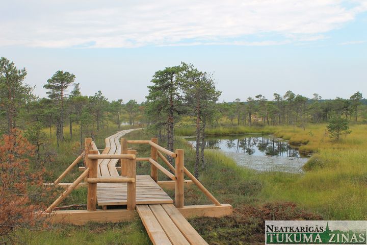 Atklāta Lielā Ķemeru tīreļa laipa