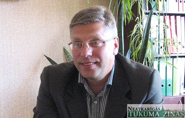 Nespējot izturēt emocionālo vardarbību, atlūgumu uzrakstījis Kandavas izpilddirektors Guntis Gelpers