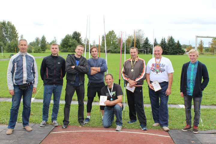 Šķēpmetēji sezonu noslēdz Tumē /FOTO/