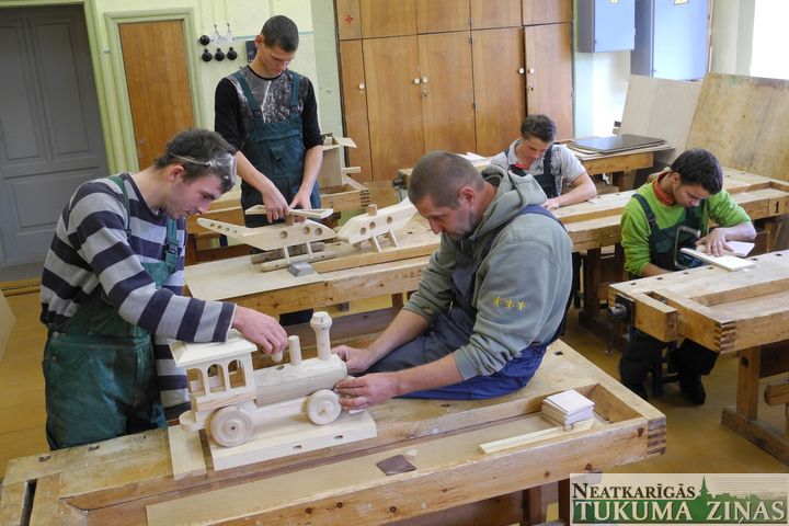 Skolotājs var būt arī tēta vietā