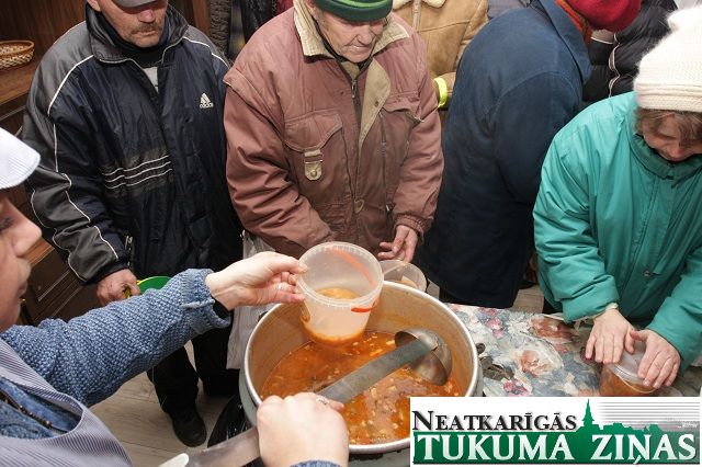No 2. oktobra Tukuma patversmē darbojas zupas virtuve