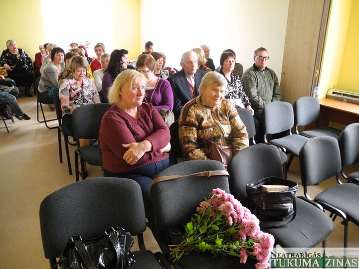 Jaunpilī sveic sakoptāko sētu saimniekus