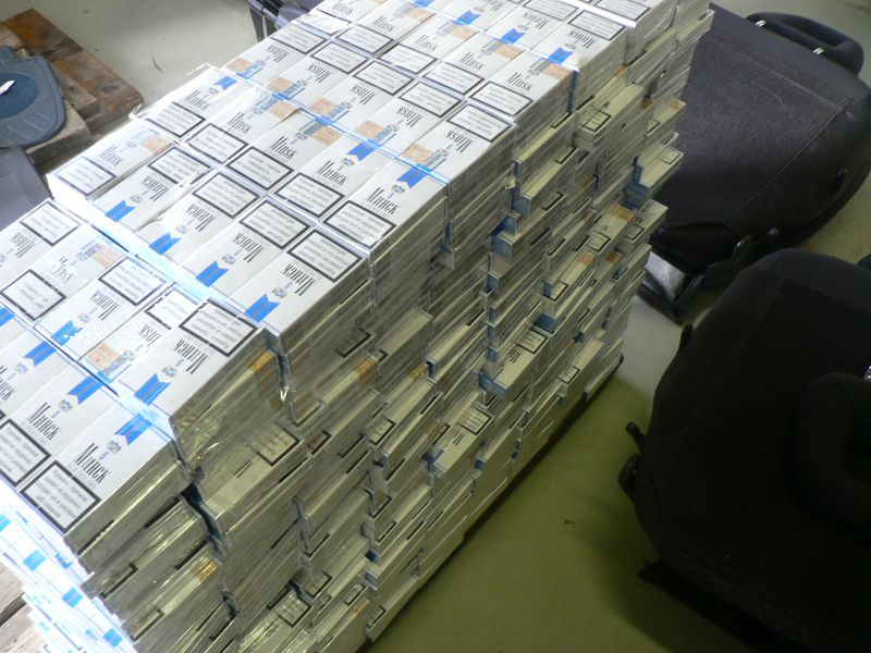 VID atklāj 2,7 miljonus kontrabandas cigarešu zāģmateriālu kravā