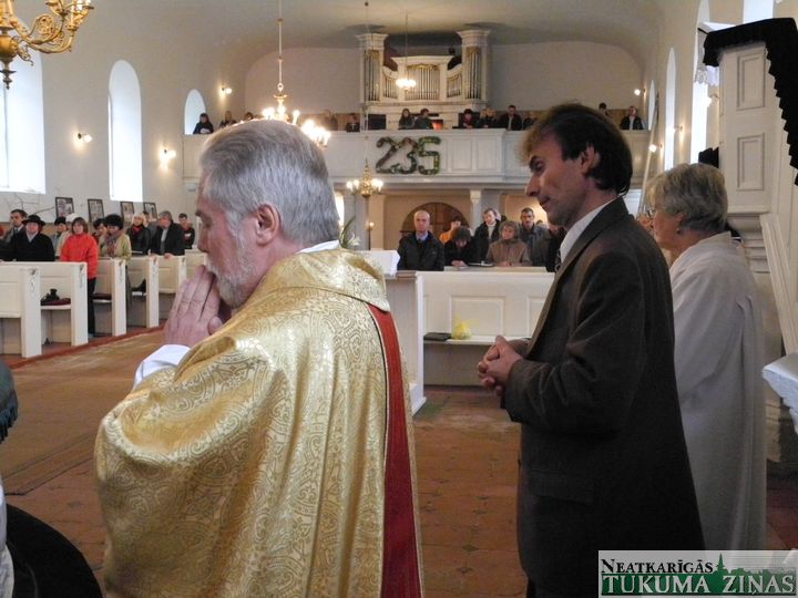 Sātu baznīcai – 235