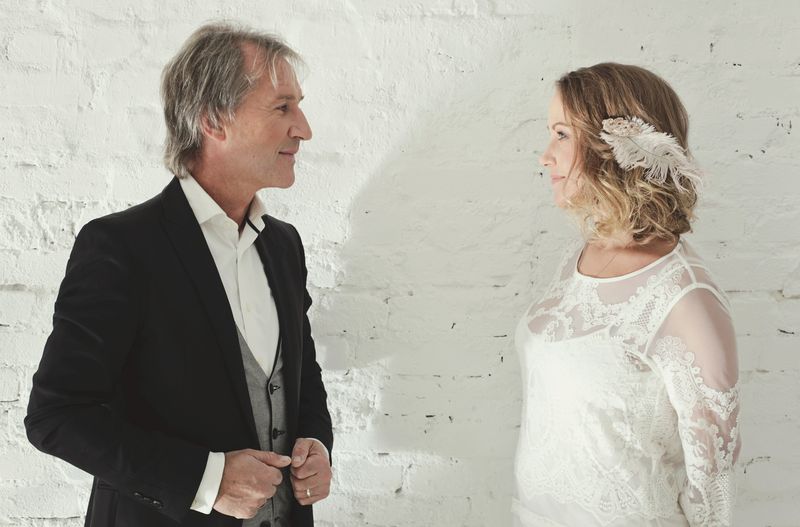 Top Rēzijas Kalniņas un Marhila Ziemassvētku programma «Mana roka tavējā»