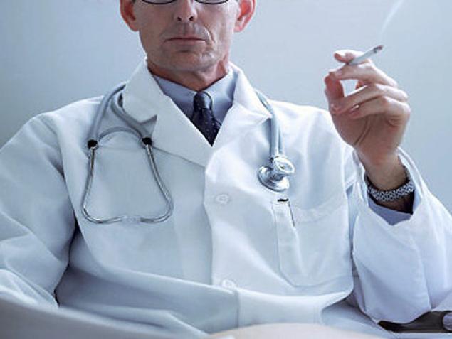 Aiziesim uzsmēķēt uz slimnīcu!