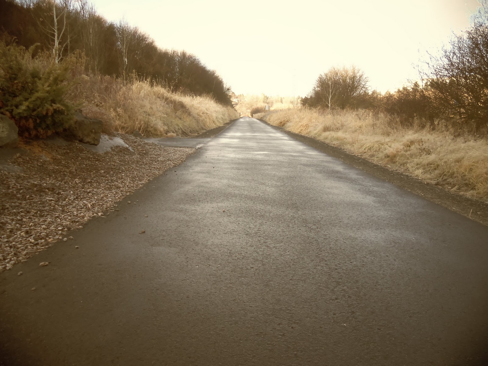 Uzmanību – nakts un rīta stundās ceļi apledo