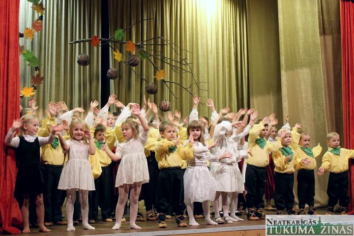 Par Latviju, rudeni un mīlestību