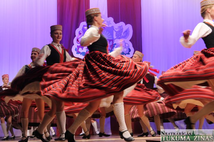 Valsts svētku svinīgais pasākums un koncerts Slampē