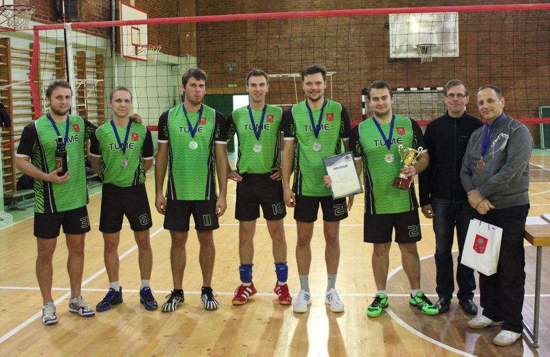 Tumes volejbolisti izcīna 2. vietu Tukuma sadraudzības pilsētā Pluņģē