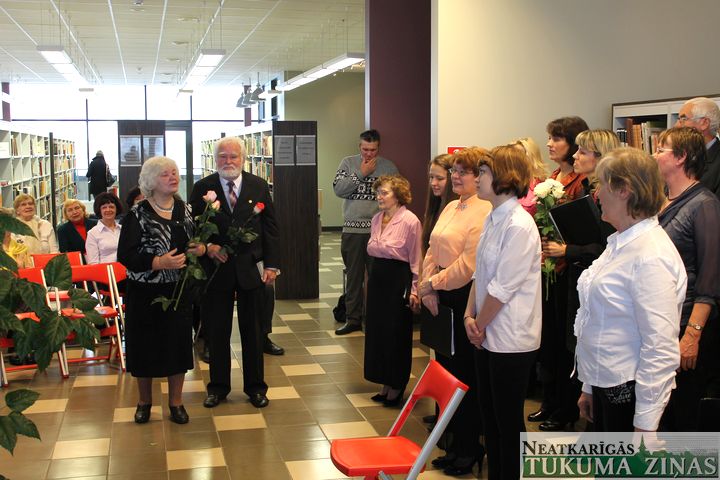 Bibliotēkā piemin Tukuma Literātu apvienības dibinātāju Pēteri Jurciņu