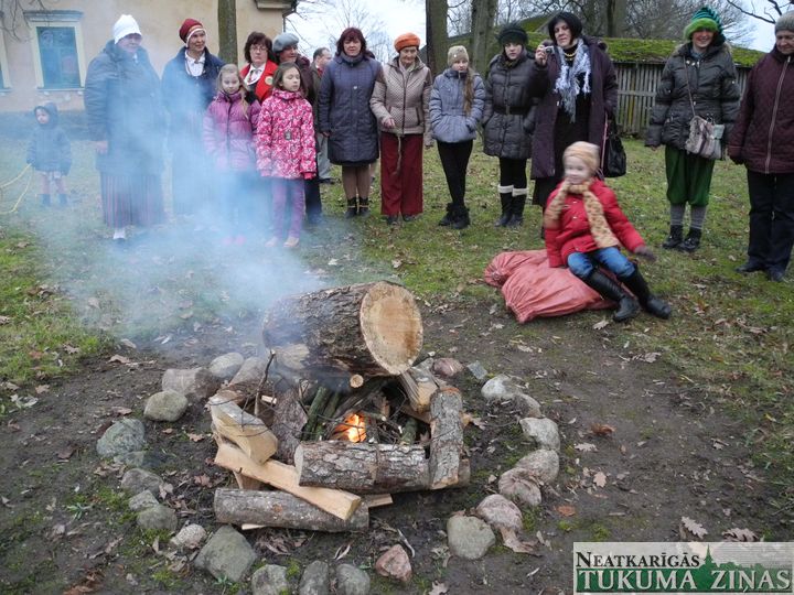 Džūkstenieki sagaida Ziemas saulgriežus /FOTO/