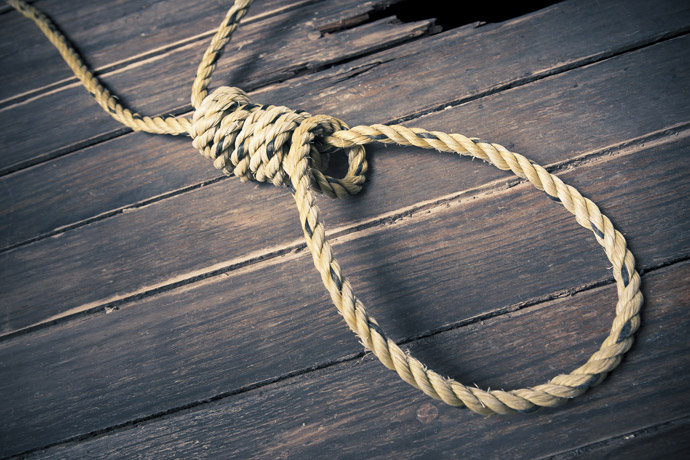 Kādā dzīvokli Tukumā pakāries 27 gadus vecs vīrietis