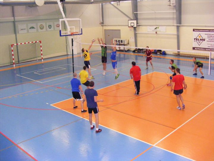 Irlavā notikusi svētku kausa izcīņa volejbolā /FOTO/