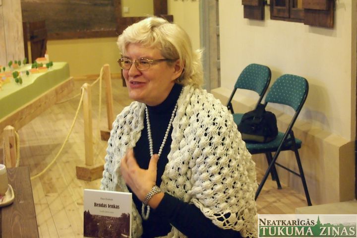 Rakstniece-žurnāliste Dace Zvirbule izdod tēlojumu krājumu «Rendas tenkas»