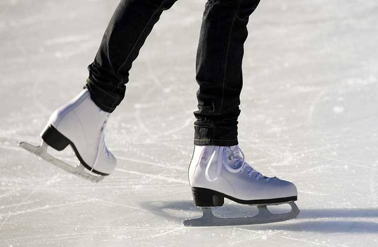 Trīs Tukuma skolām piešķirti 20 000 eiro slidošanai ledus hallē