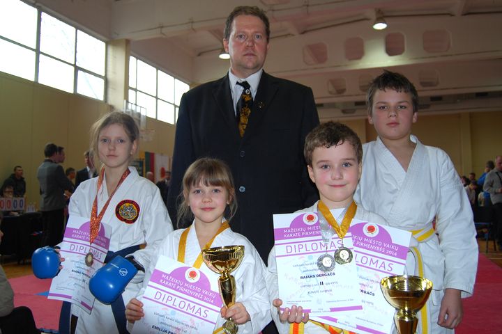 Tukuma karatisti sacensībās Mažeiķos