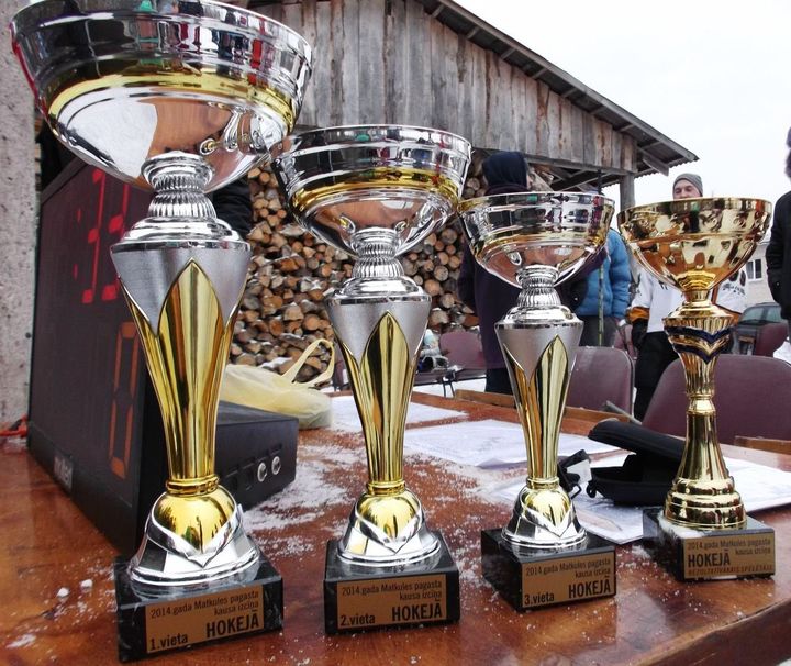 Hokejisti cīnās par Matkules kausu