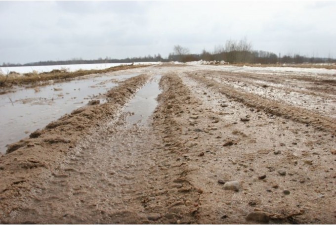«Latvijas valsts ceļi» turpina ieviest sezonālos kravas autopārvadājumu ierobežojumus