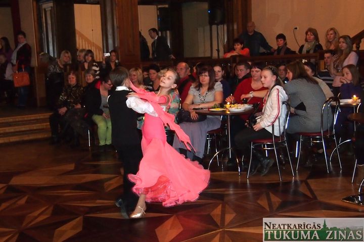 Dāmas no Kandavas, Pūres, Bauskas un Rīgas – «Sievietes pasaulē» /FOTO/