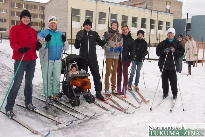 Kandavā noticis «Pīrādziņa slēpojums» /FOTO/