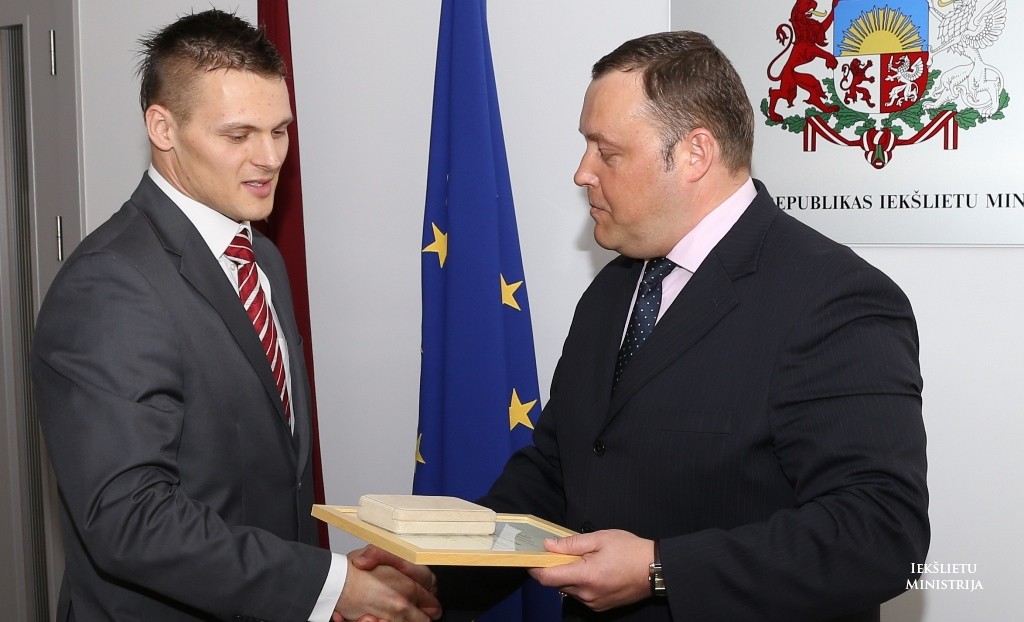 Soču olimpieši saņem Iekšlietu ministrijas apbalvojumus