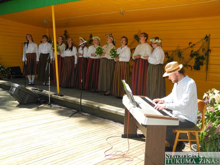 Cērenieki sava pagasta svētkus svin