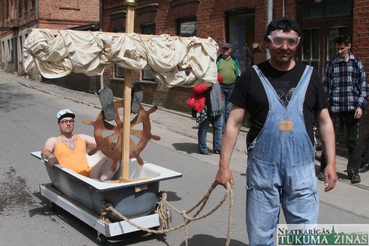 Kandava savus svētkus svin