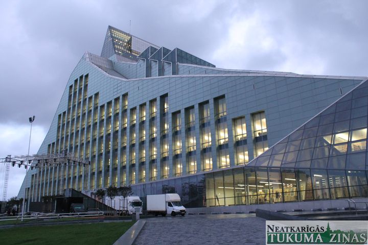 Gaismas pils «Salasīšanos» gaidot