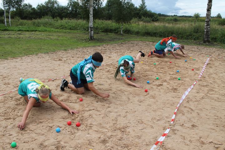 Viesatas svētkus svinēja