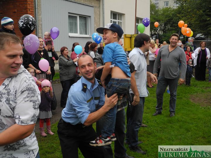 Tēva diena «Vālodzītē»