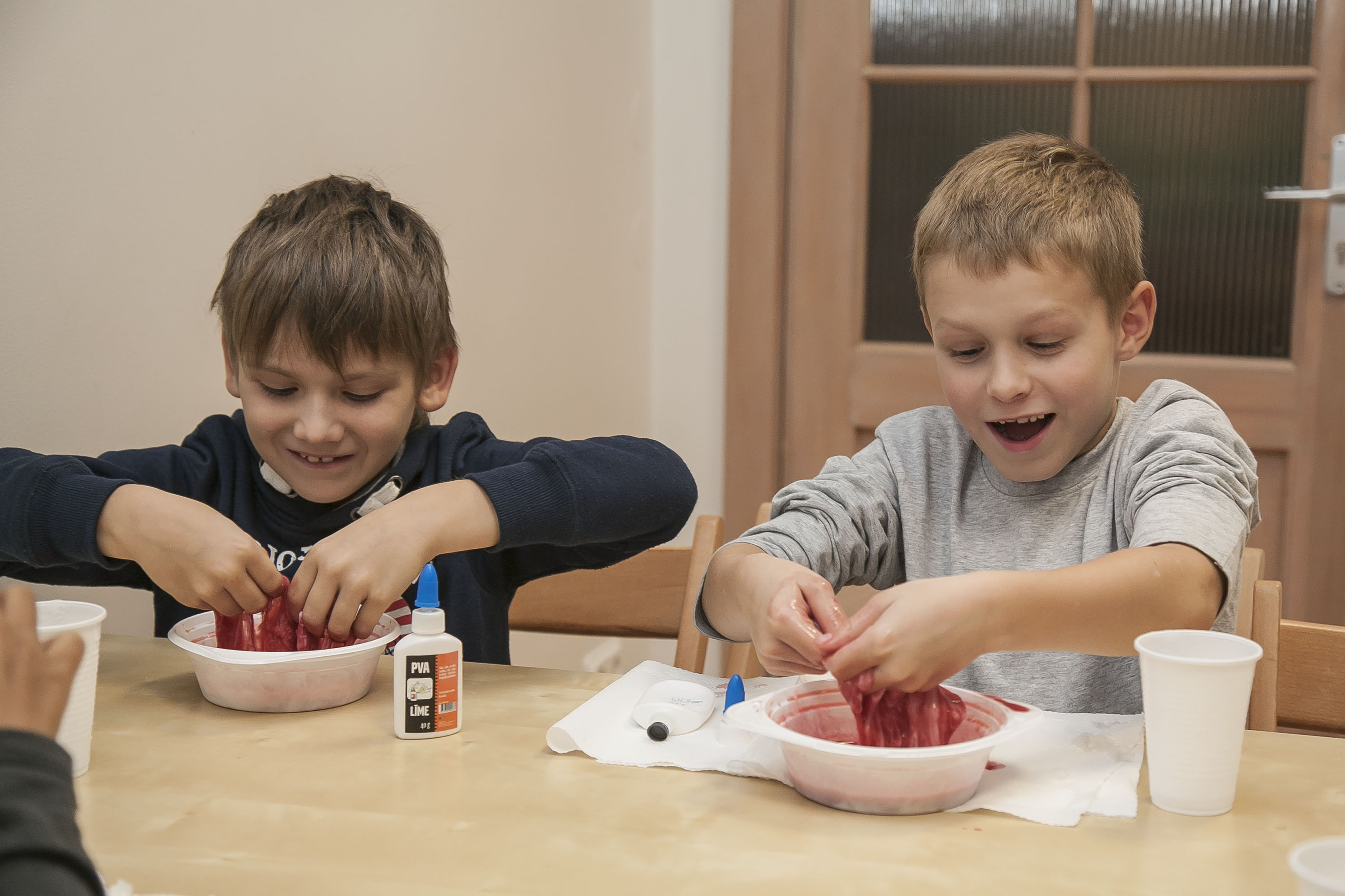 Bezmaksas nodarbības gan bērniem, gan topošajiem vecākiem