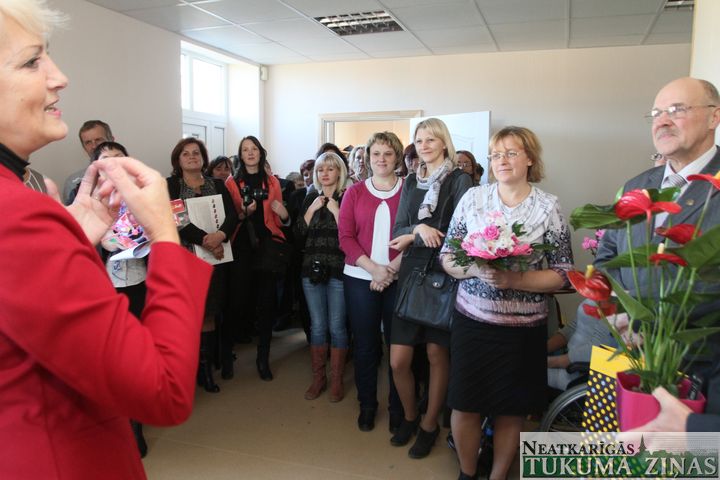 Sēmē atklāj kopienu centru