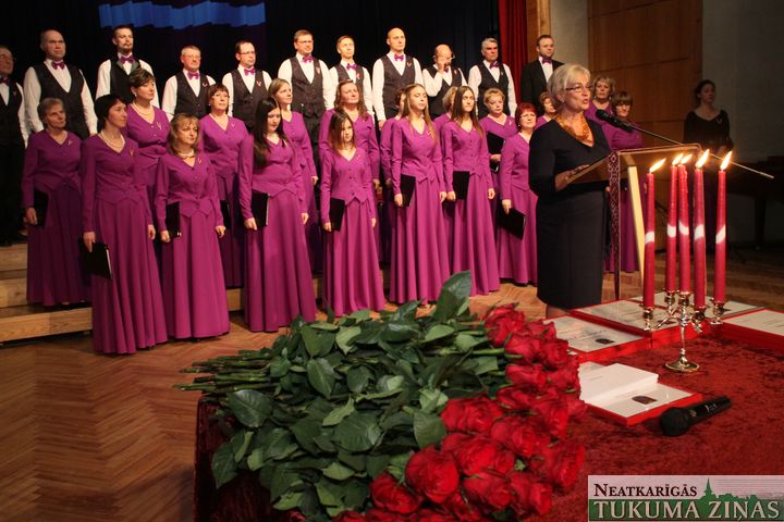 Jaunpilnieki svin Valsts svētkus  un godina labākos