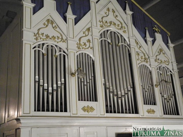 Koris «Vanema» ieskandē trešo Ziemassvētku gaidīšanas svētdienu 