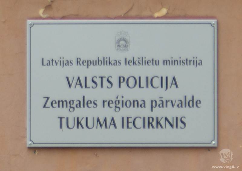 Tukuma policijas iecirknī vīrietis izdara pašnāvību 40 sekunžu laikā