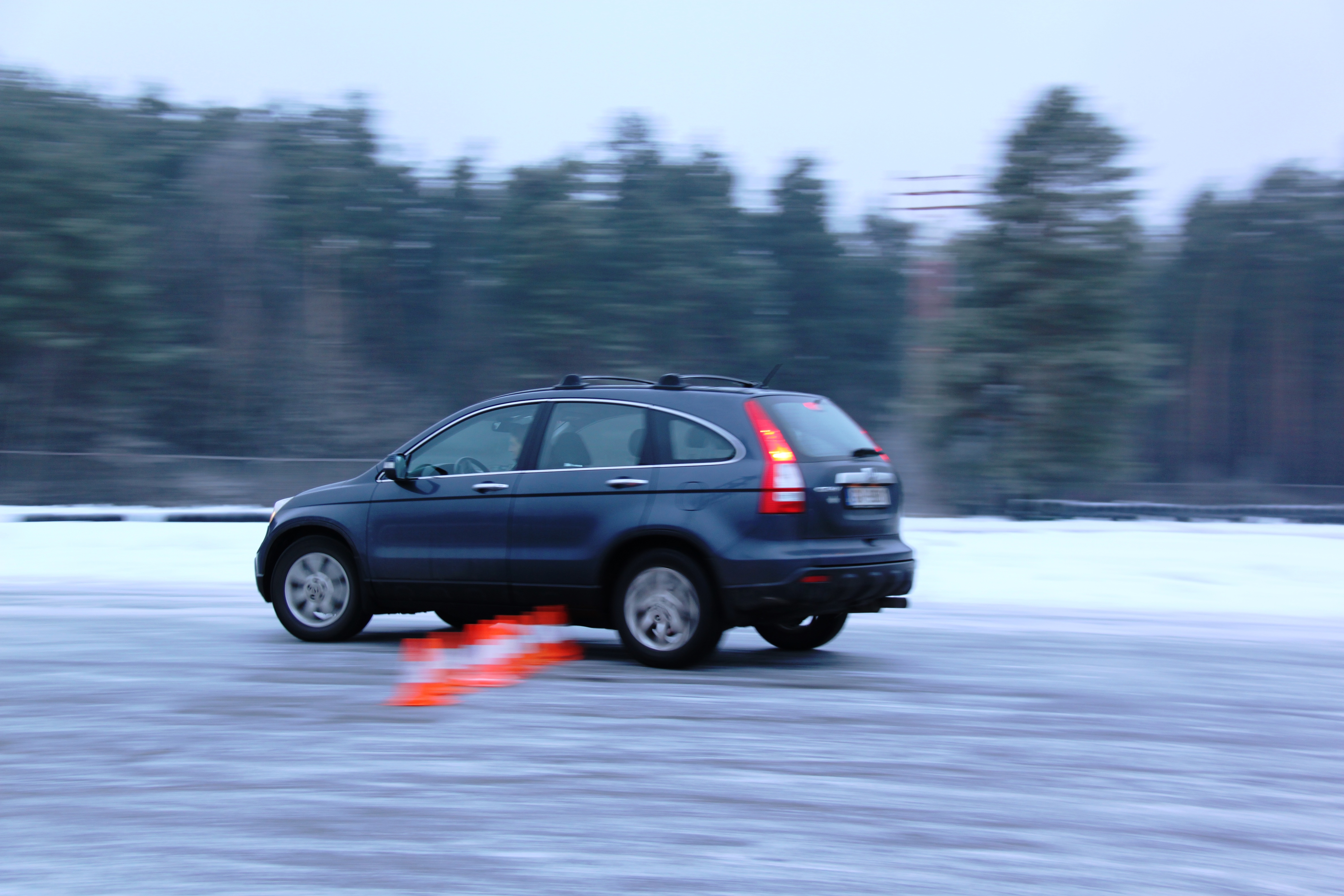 Biķerniekos ikvienam autovadītājam – bezmaksas ziemas braukšanas konsultācija