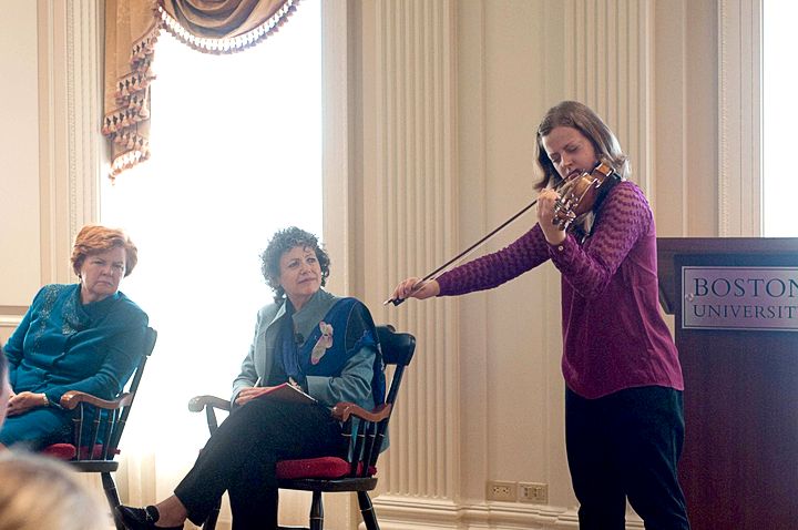 Tukumniece Aija Rēķe saņem Bostonas Oskara balvu mūzikā