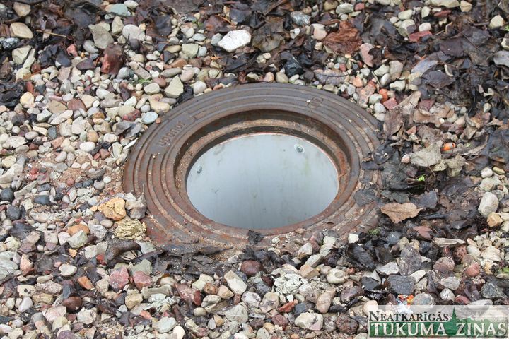 Tukumā zog aku vākus