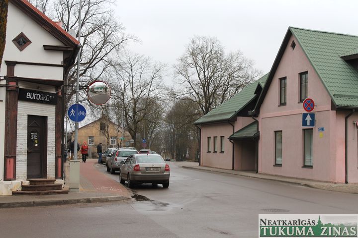 Tukuma ielās – jau vairāki satiksmes spoguļi