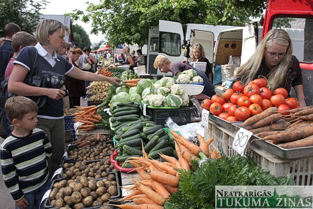 Tukuma tirgū nozog maku ar 100 eiro un dokumentiem