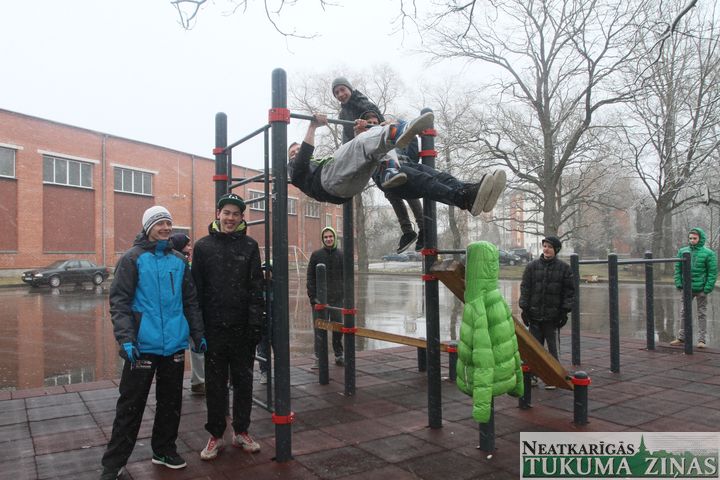 Par spīti sniegam un lietum, Tukuma ielu vingrotāji atklāj sezonu