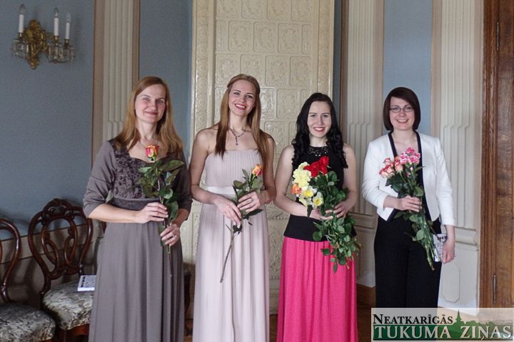 Pavasarīgas jauno balsis Durbes pilī