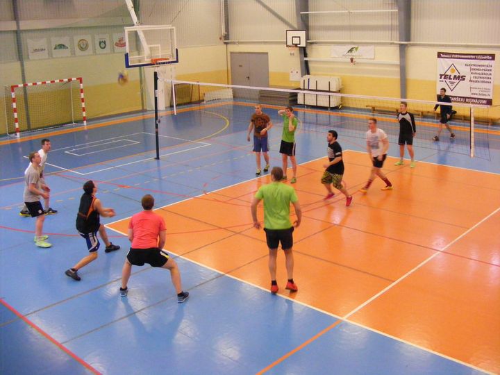 Lieldienās – volejbols bez atpūtas divos laukumos, trīs stundas