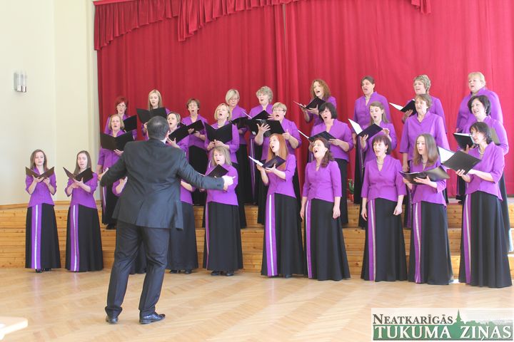 Tukuma novada un starpnovadu koru skatē /FOTO/